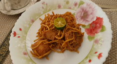 resepi-mee-goreng-mamak-telur-mi-goreng-masakan-sedap-lazat-makanan-melayu-halal